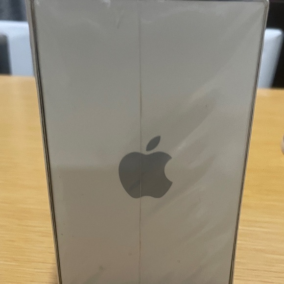 Apple AirPort Express Wireless Router - White - Picture 4 of 5